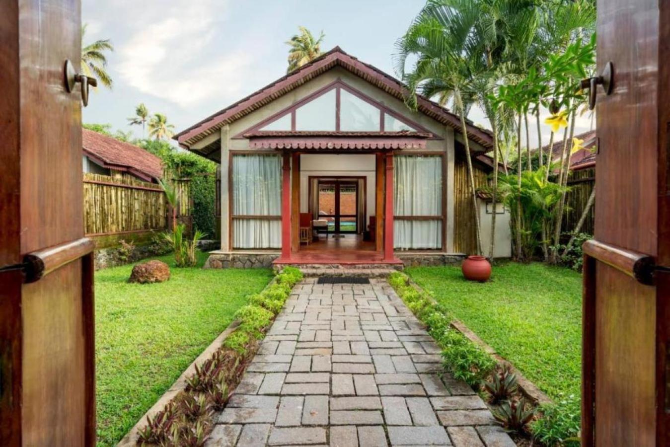 Abad Whispering Palms Otel Kumarakom Dış mekan fotoğraf