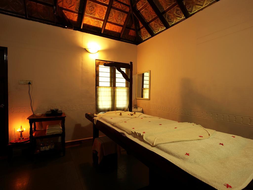 Abad Whispering Palms Otel Kumarakom Dış mekan fotoğraf