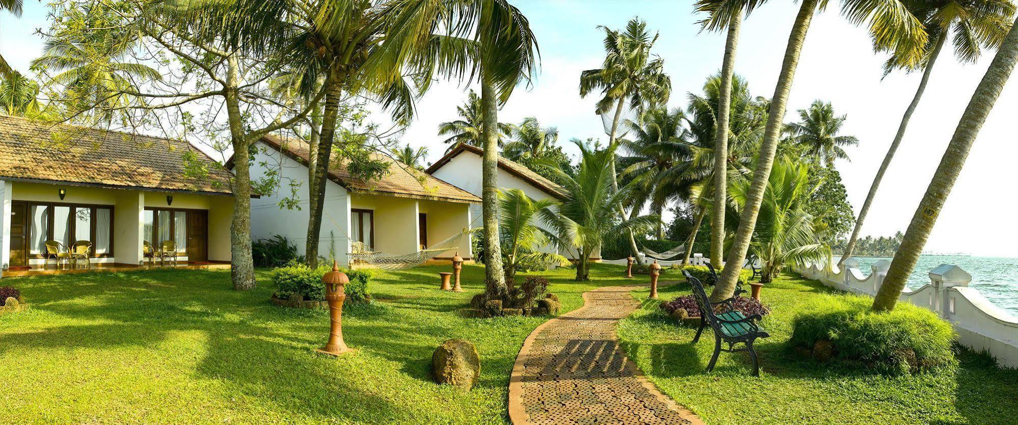 Abad Whispering Palms Otel Kumarakom Dış mekan fotoğraf