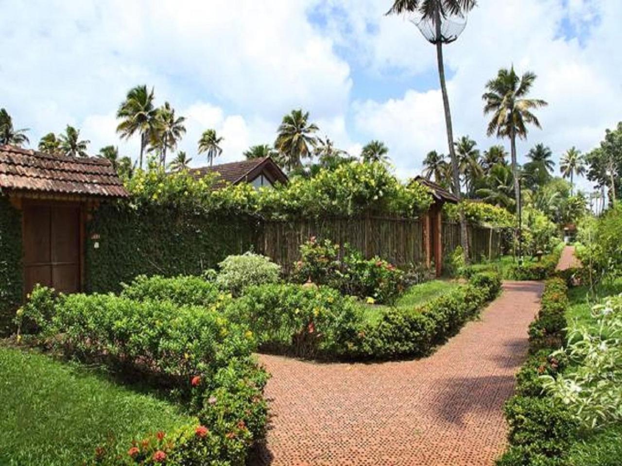 Abad Whispering Palms Otel Kumarakom Dış mekan fotoğraf