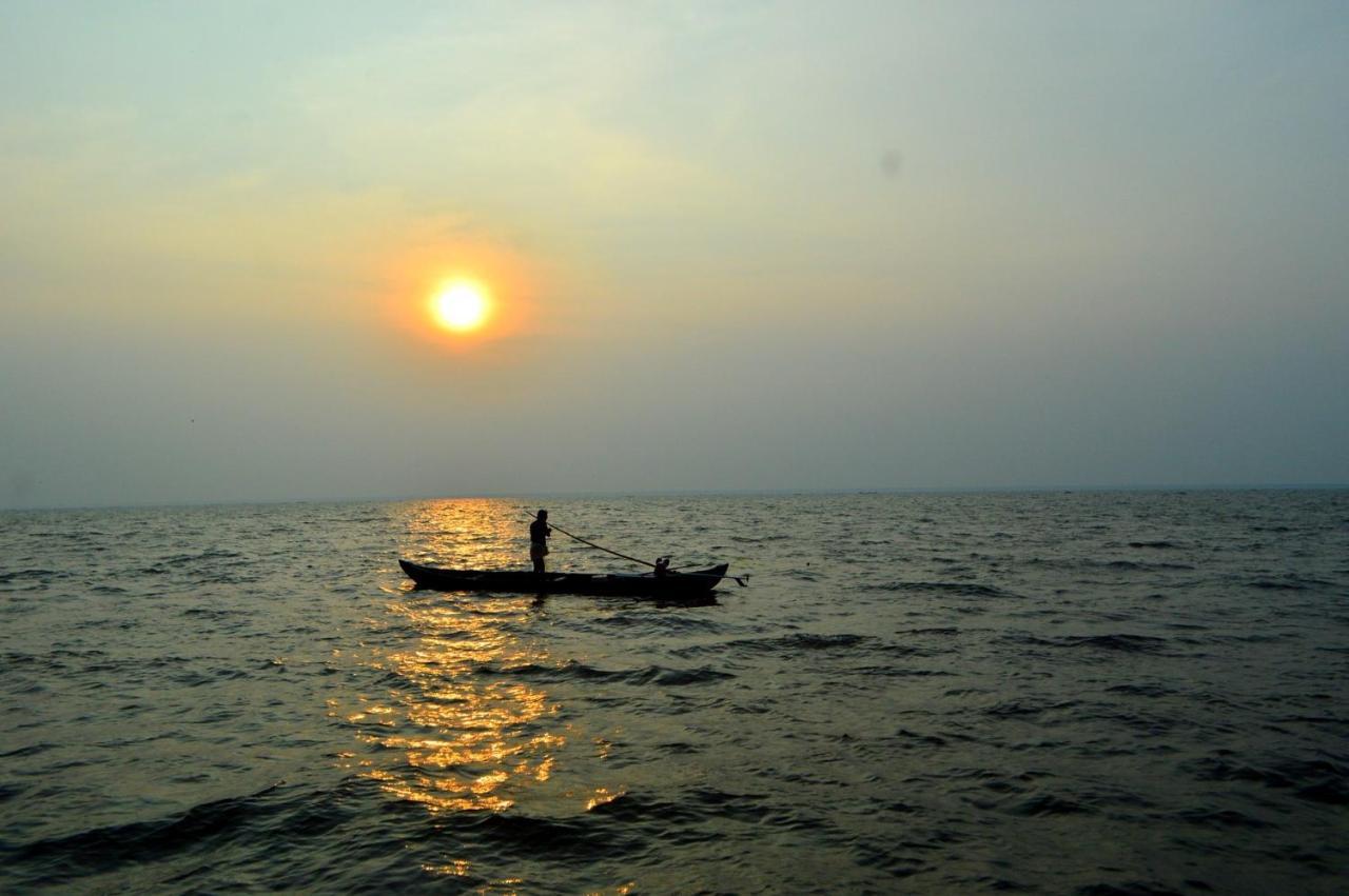 Abad Whispering Palms Otel Kumarakom Dış mekan fotoğraf