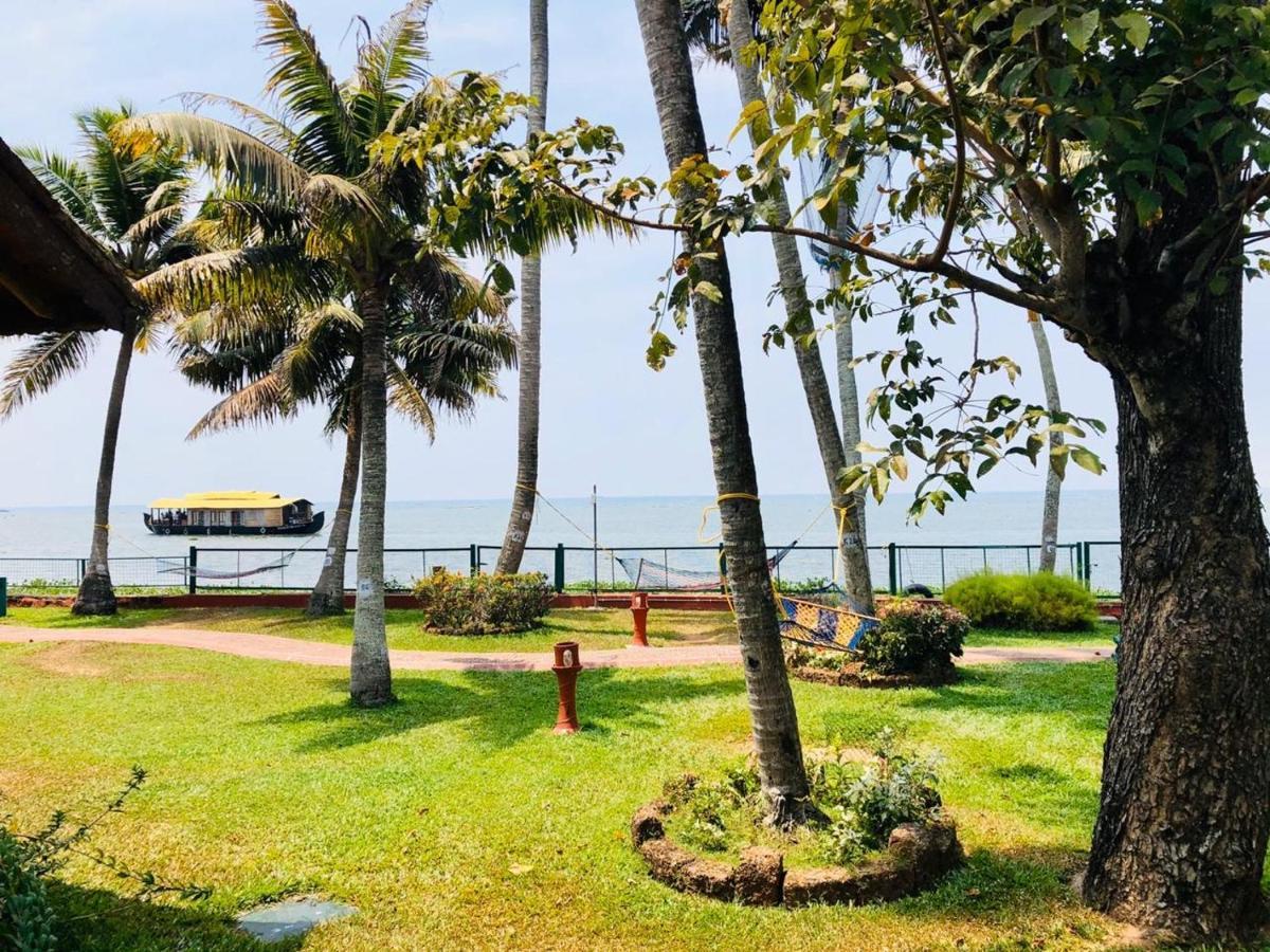 Abad Whispering Palms Otel Kumarakom Dış mekan fotoğraf
